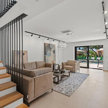 Villa Aurelia Splendida Pool Jacuzzi Sauna Luxury Comfort In Split Apartman *