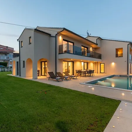 Villa Aurelia Splendida Pool Jacuzzi Sauna Luxury Comfort in Split Appartamento