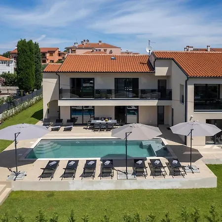 Villa Aurelia Splendida Pool Jacuzzi Sauna Luxury Comfort in Split *