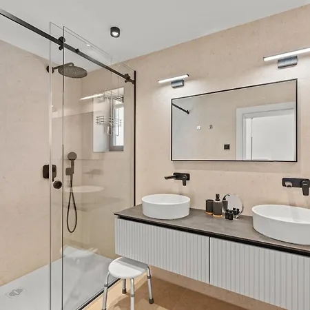 Villa Aurelia Splendida Pool Jacuzzi Sauna Luxury Comfort In Split Apartment Split