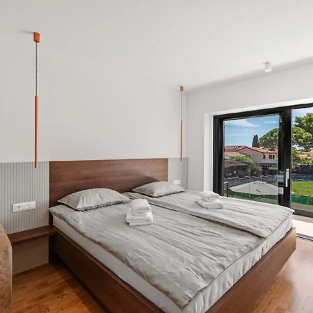 Villa Aurelia Splendida Pool Jacuzzi Sauna Luxury Comfort In Split Apartment