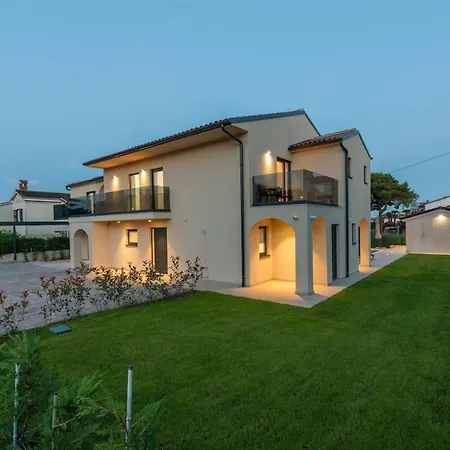 Villa Aurelia Splendida Pool Jacuzzi Sauna Luxury Comfort In Split Apartment *