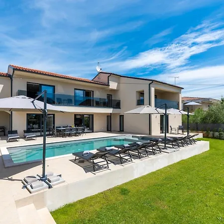 Villa Aurelia Splendida Pool Jacuzzi Sauna Luxury Comfort In Split Σπλιτ